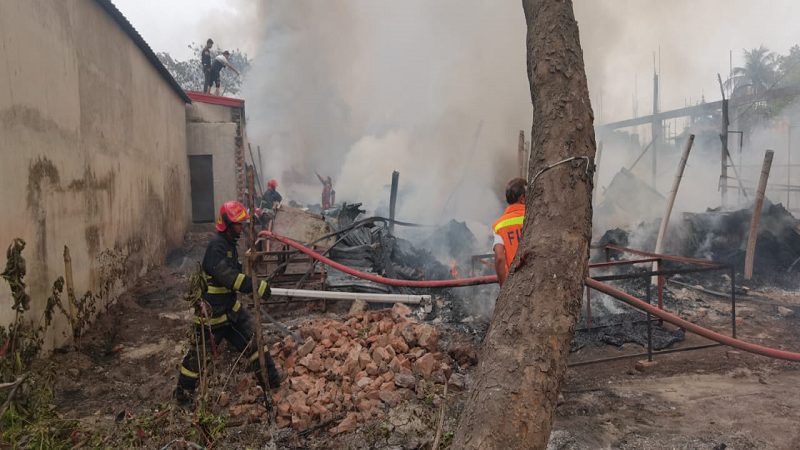 সাভারে তুলার গোডাউন ও আশুলিয়ায় বিস্কুট কারখানায় আগুন